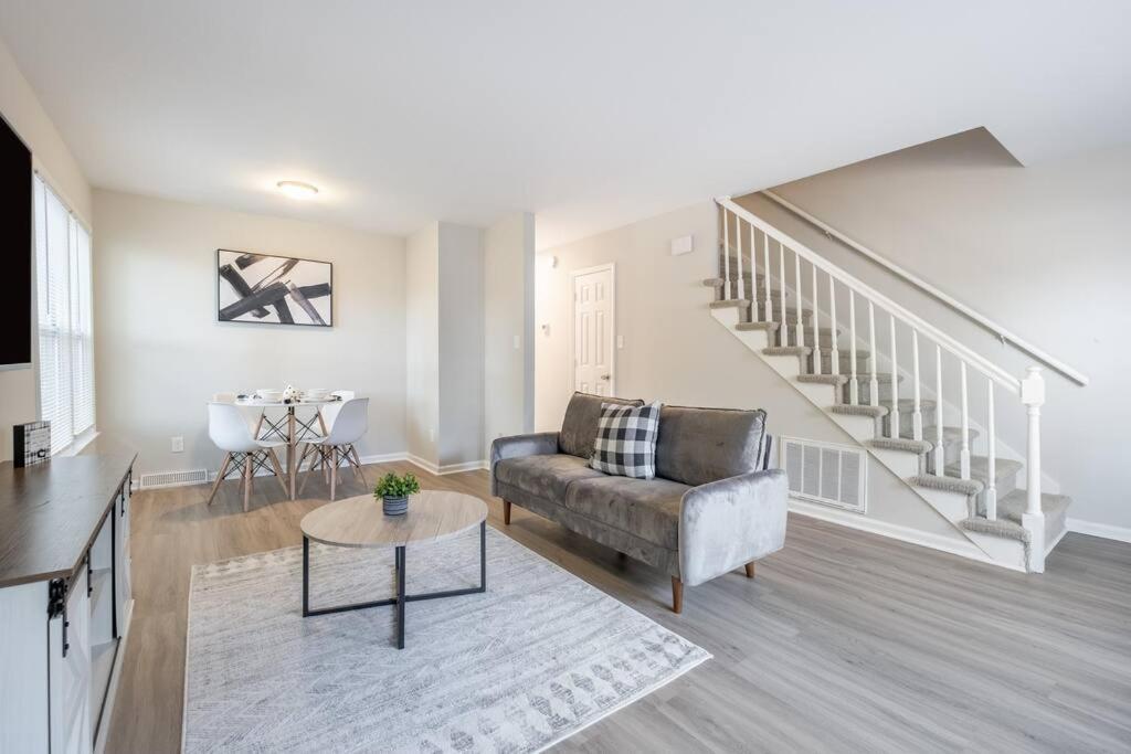 Stunning Southpark/Cotswold Home 샬럿 외부 사진