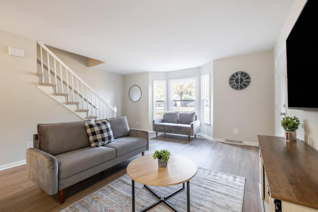 Stunning Southpark/Cotswold Home 샬럿 외부 사진